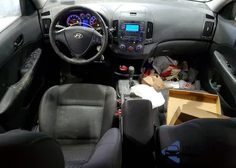 2010 Hyundai Elantra Touring Gls z USA, uszkodzony, nr VIN KMHDB8AE3AU084695